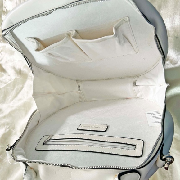 ROUND BAG WITH TOP HANDLE & STRAP, WHITE, LARGE SIZE, ADJUSTABLE REMOVABLE STRAP - Picture 8 of 10
